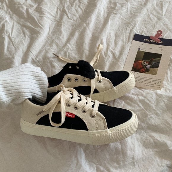 Hot sneakers of the season!